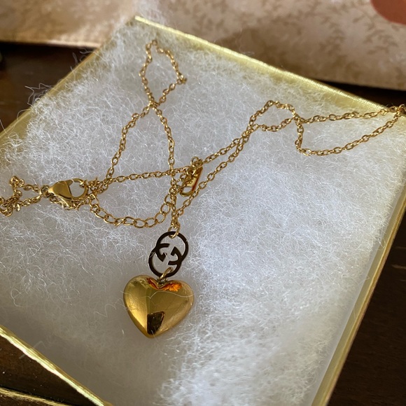 Fashion heart-shaped necklace. - Picture 3 of 3